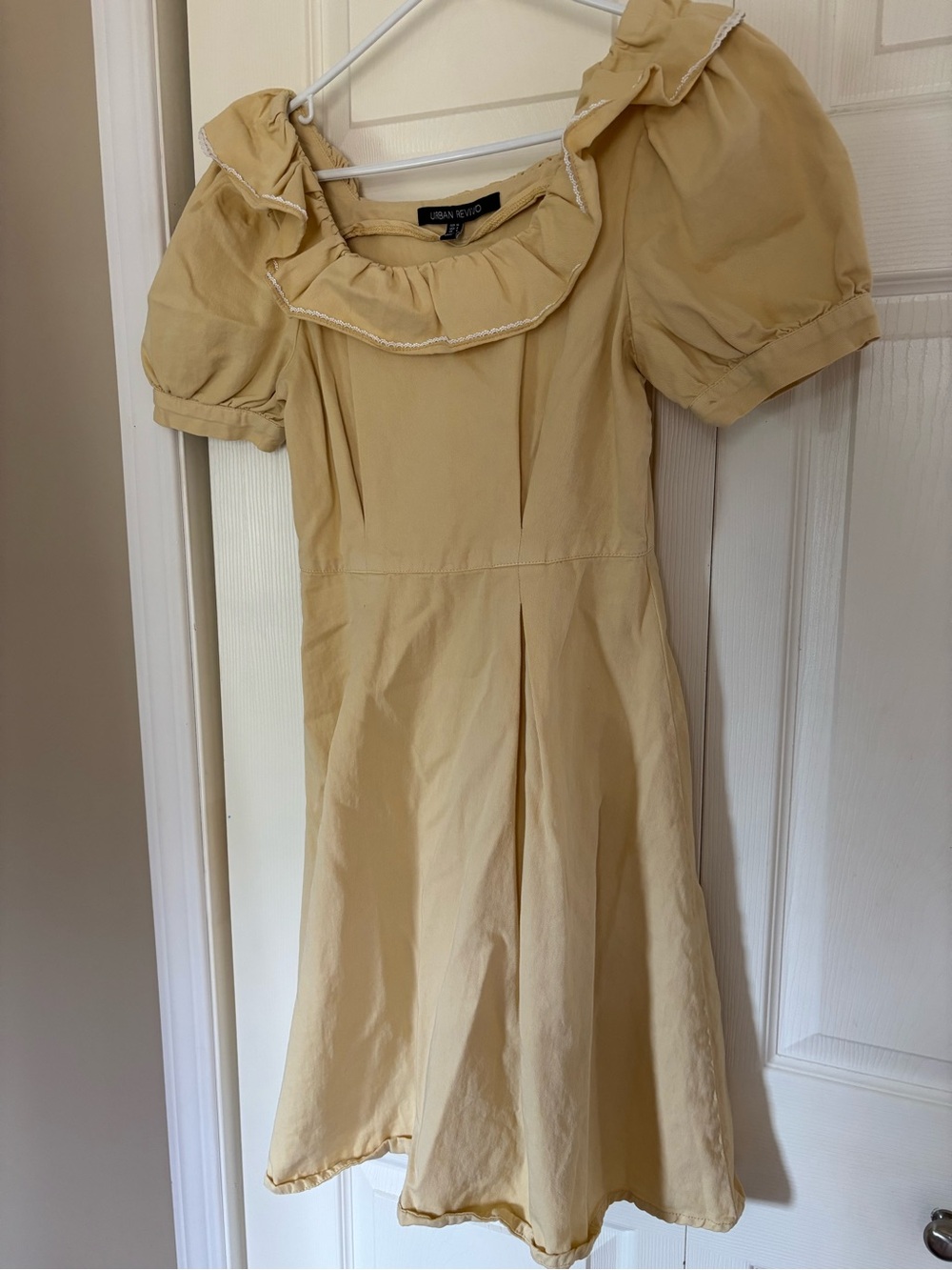 Urban Revivo Ruffle Collar Dress